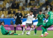 米兰体育官网app-竞技场上球员们全力以赴拼搏