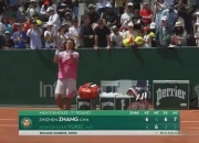 米兰体育竞技-罗恩对阵波尔多：球员们为胜利而拼搏