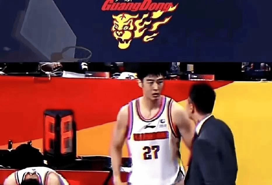 阿尔艾因冲击季军，年轻球员表现亮眼的简单介绍