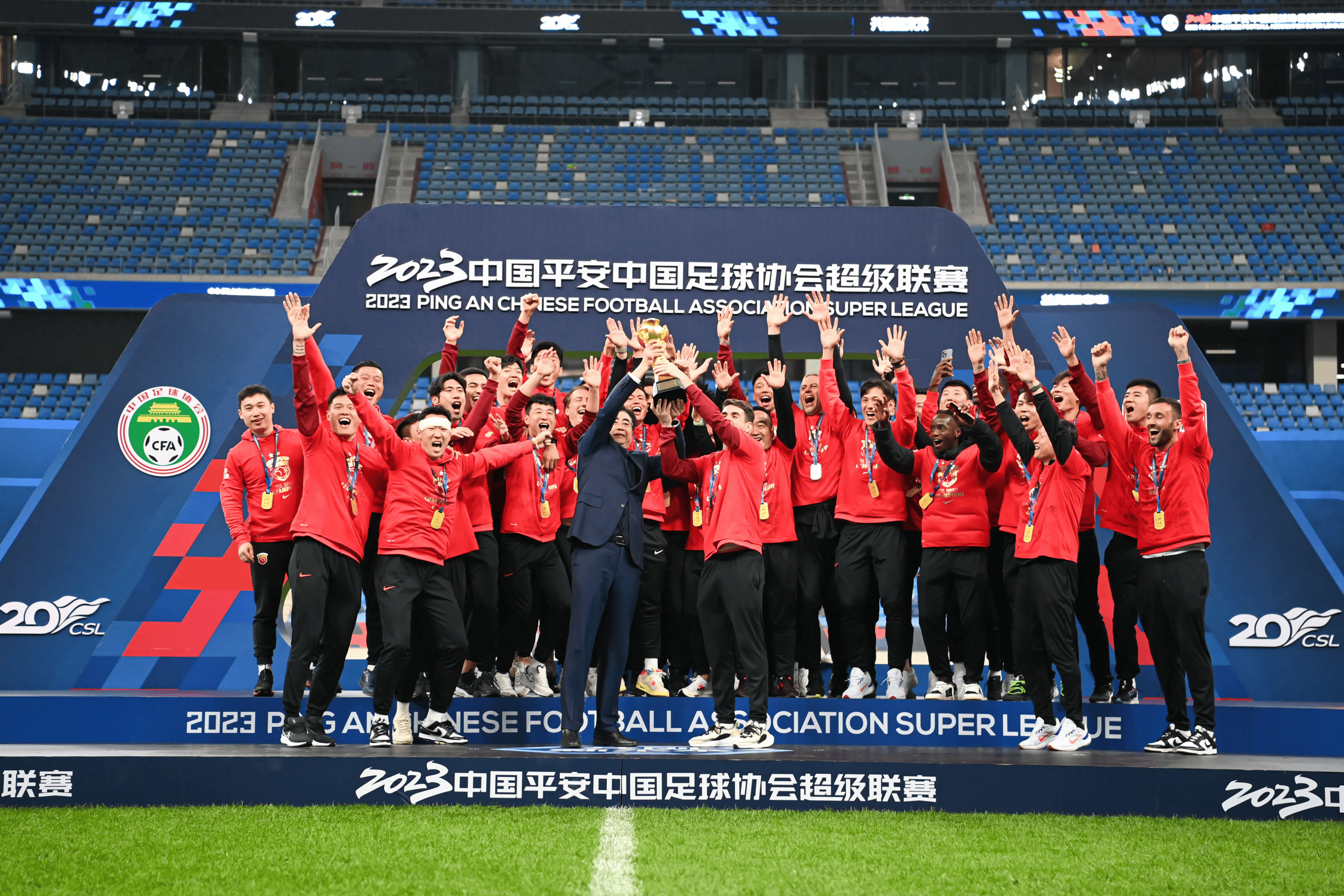 上海海港爆发神级表现，中超被彻底压制，救主的简单介绍