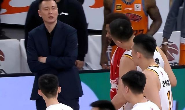 凭借一波上海队,CBA季后赛成功逆转,现场教练席炸锅的简单介绍 凭借一波上海队,CBA季后赛成功逆转,现场教练席炸锅的简单介绍