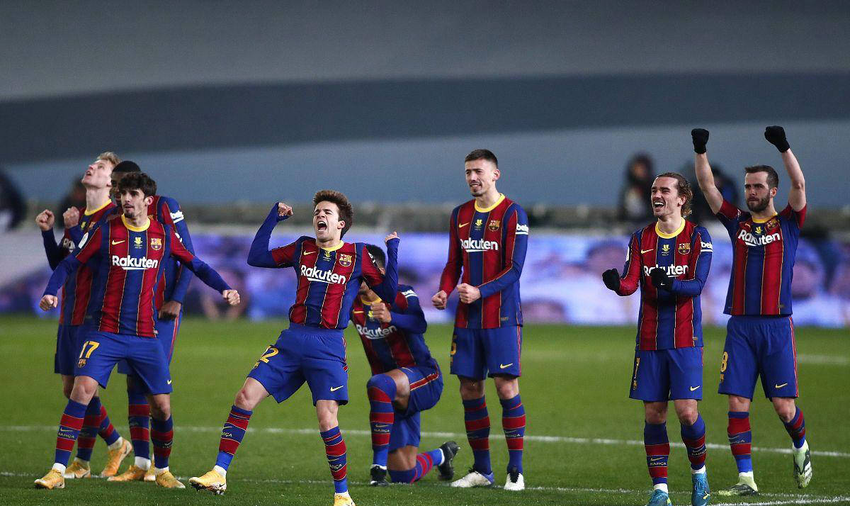 包含马略卡艰难赢得比赛，击败巴伦西亚的词条