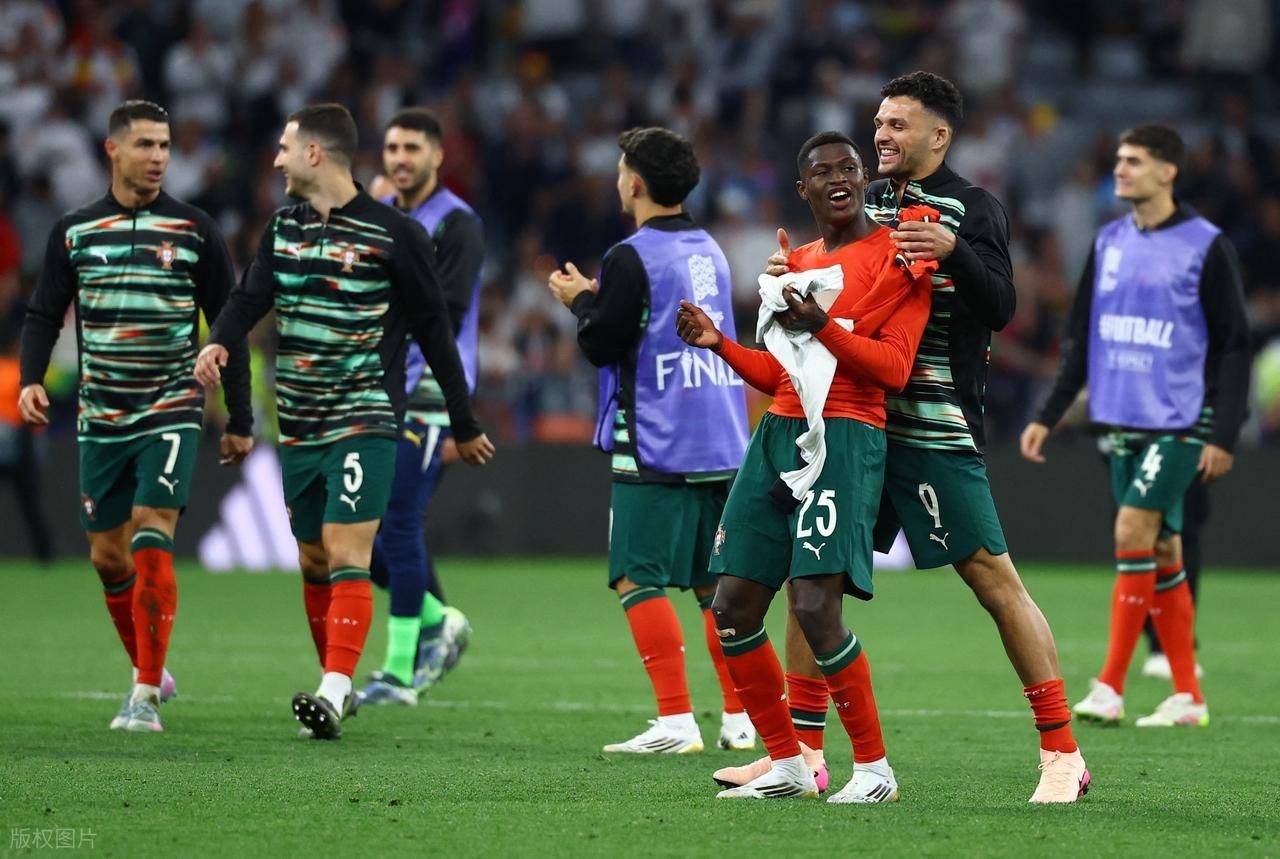 包含瑞典在关键时刻逆转葡萄牙，取得欧锦赛半决赛资格的词条