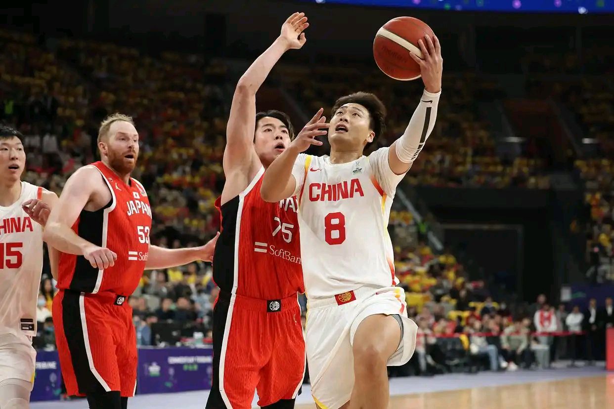 国家队实力出众，成功晋级下一轮比赛的简单介绍