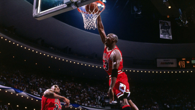 本赛季篮球全明星赛展示极致扣篮，震撼世界