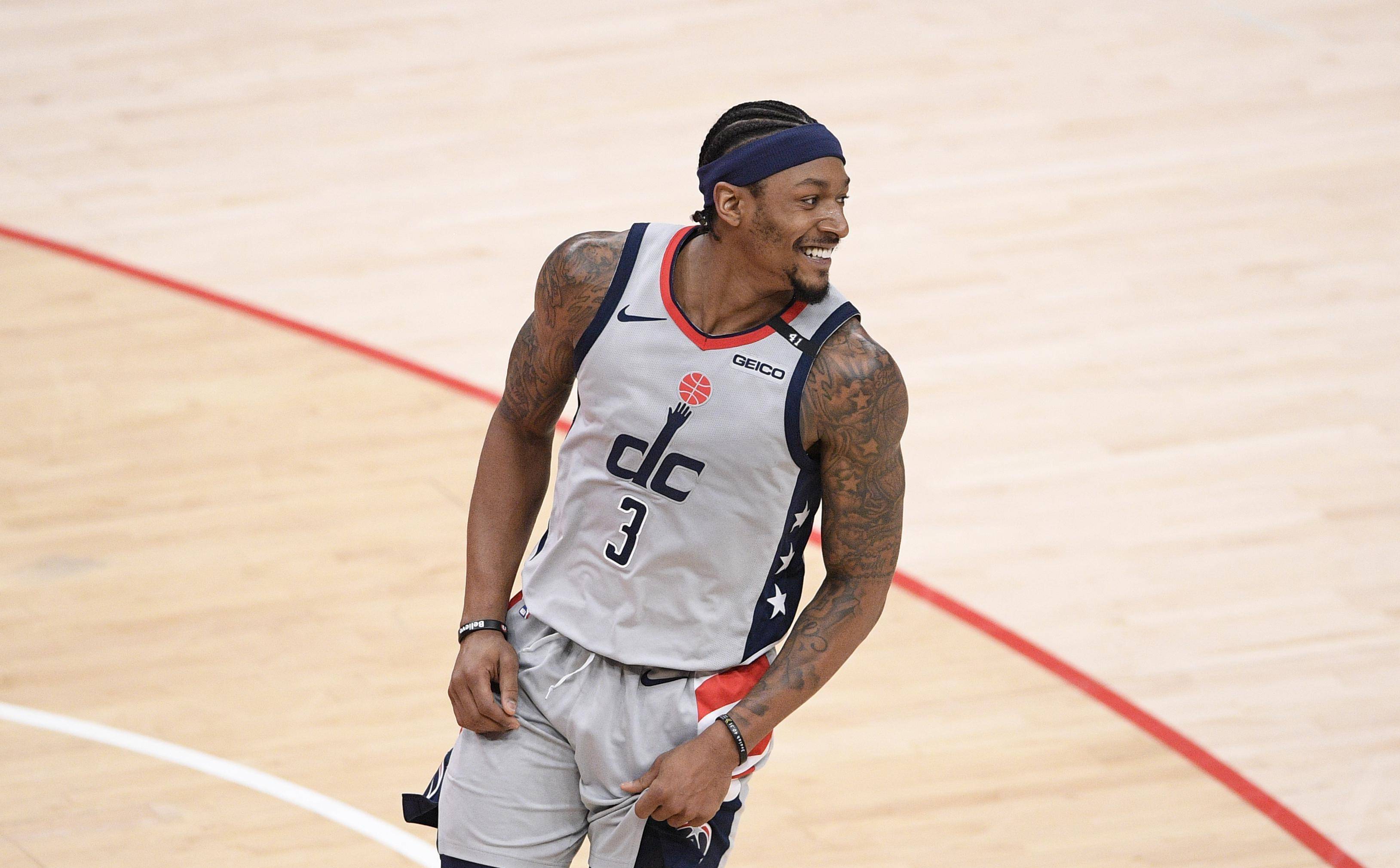 球员在最新篮球比赛中获得关键胜利