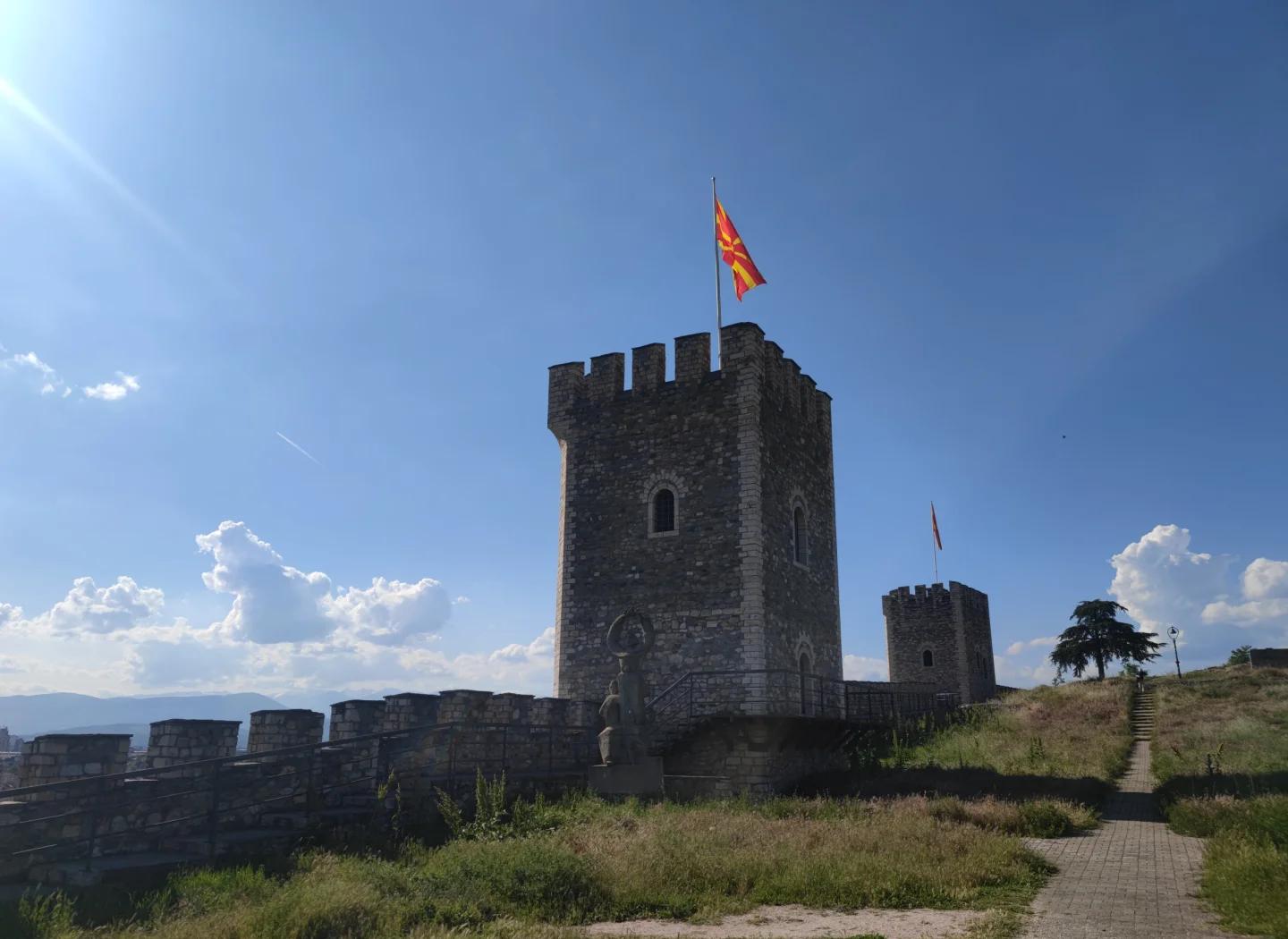 关于北马其顿主场逆袭奥地利，小组出线机会渺茫的信息