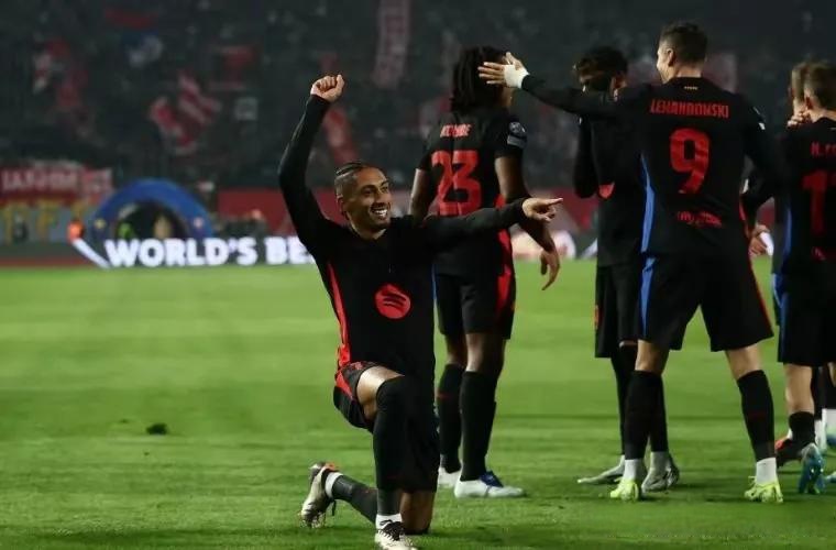 巴塞罗那球队豪取联赛胜利晋级决赛