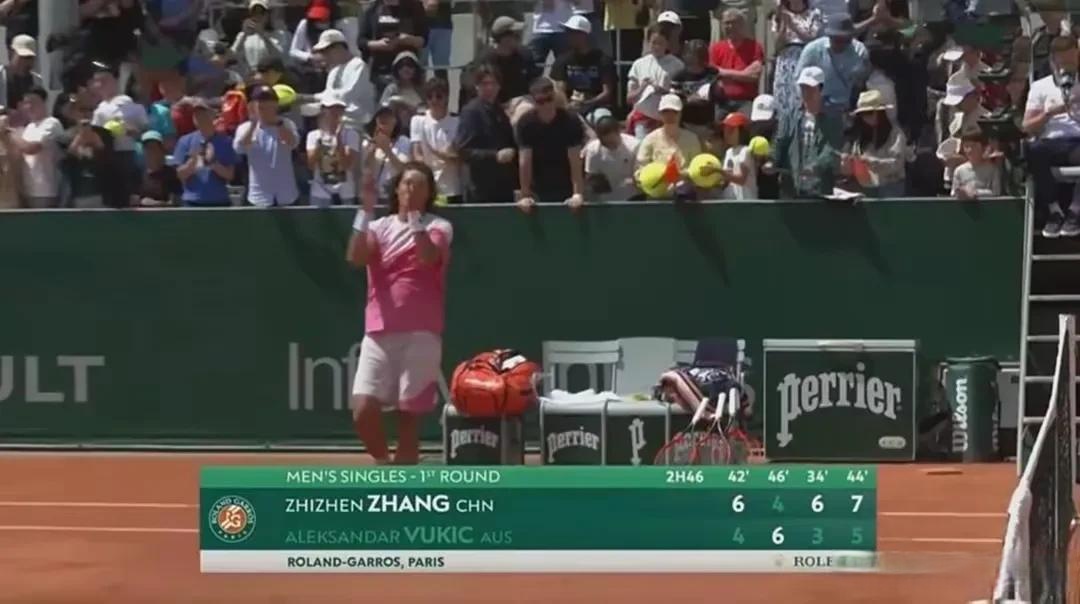 罗恩对阵波尔多：球员们为胜利而拼搏