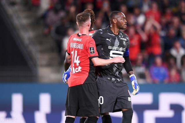 柏林赫塔队员受伤缺席，教练寻找替补方案