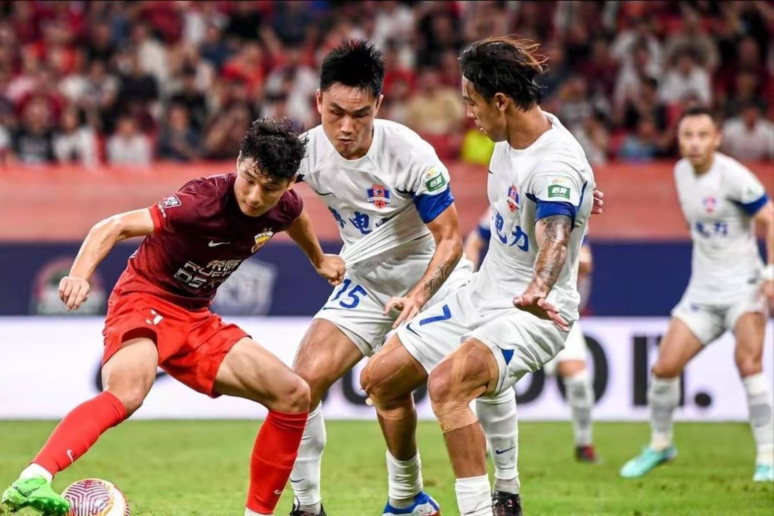 包含中超球队备战如火如荼,冲刺季后赛的词条 包含中超球队备战如火如荼,冲刺季后赛的词条