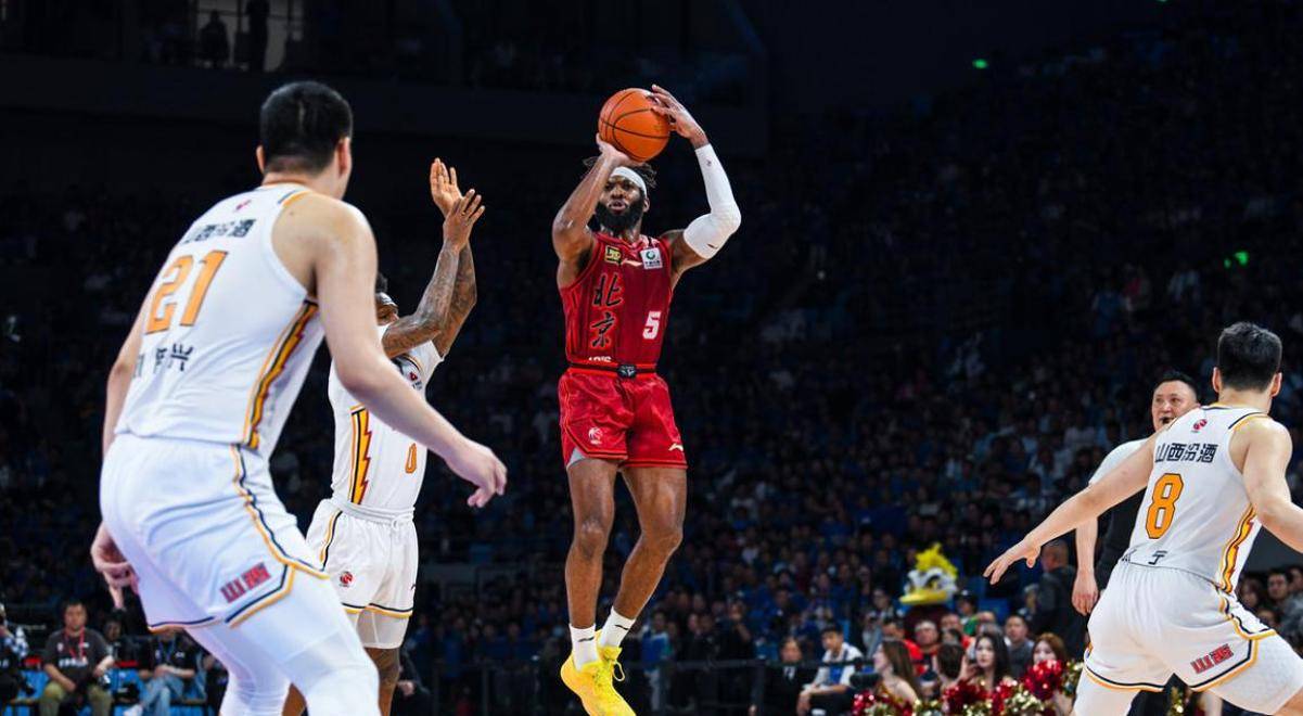 关于外援发威,助球队在关键时刻逆转比赛的信息 关于外援发威,助球队在关键时刻逆转比赛的信息