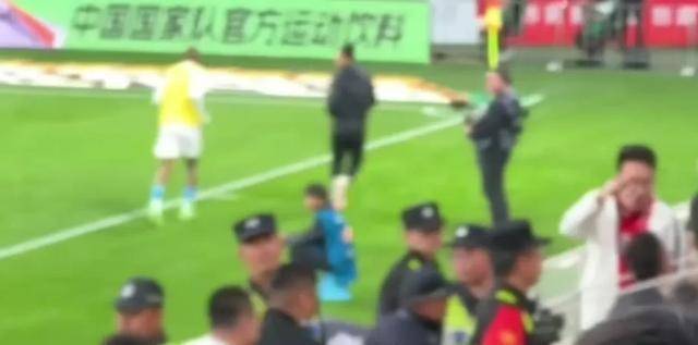 冠军之争，豪强对决激发球迷热情