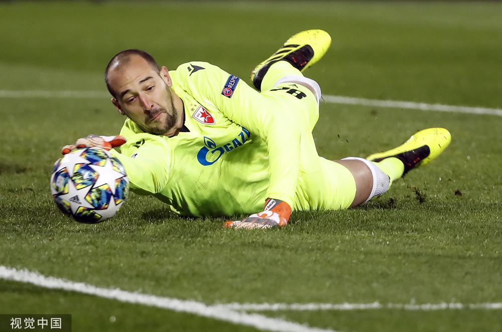 包含莱万大四喜，拜仁慕尼黑主场击败门兴格拉德巴赫的词条