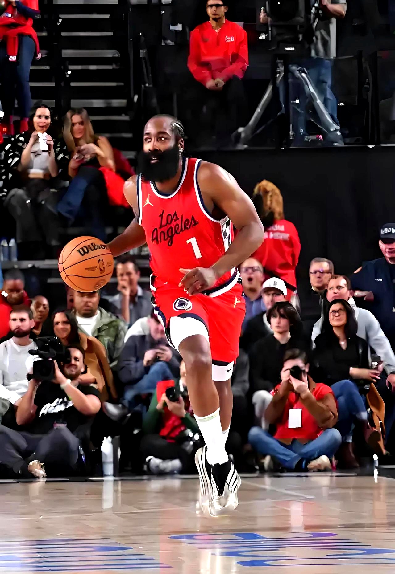 凯尔特人击败雷霆，哈登全场砍下35分继续领跑得分榜的简单介绍