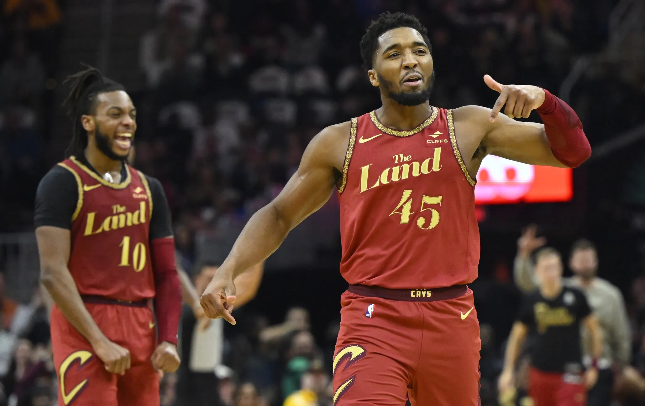 包含骑士战胜黄蜂，东部排名提升的词条