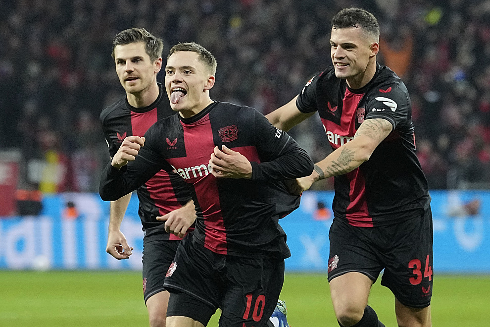 包含勒沃库森强势击败对手，展现实力统治的词条