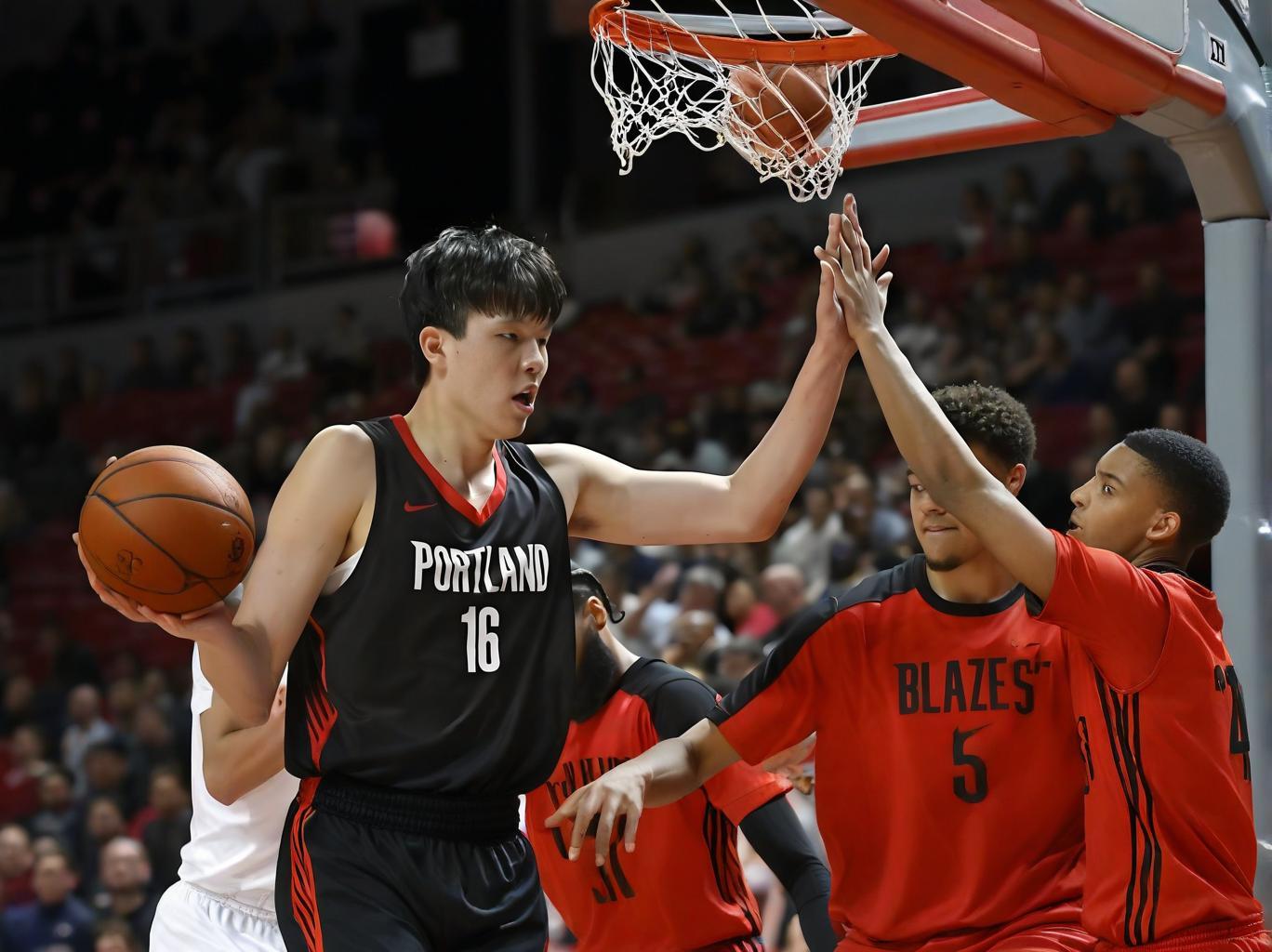 开拓者队主帅赞扬队员战术执行